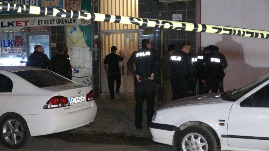 Sivaslı Polis Canına Kıydı!