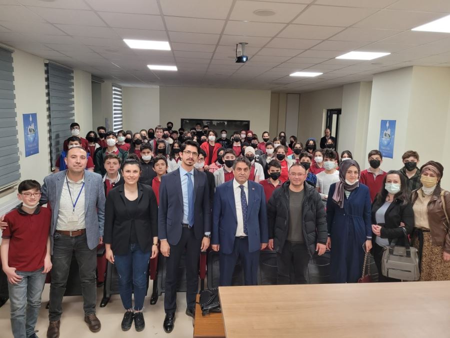 Deneyimlerini Öğrencilerle Paylaştı