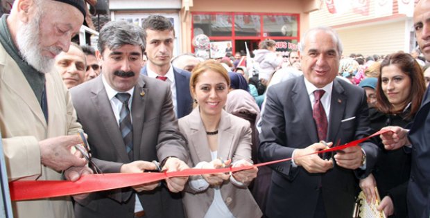Miting Gibi Açılış