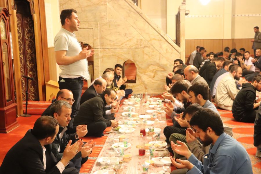  Camide İftar Açtılar