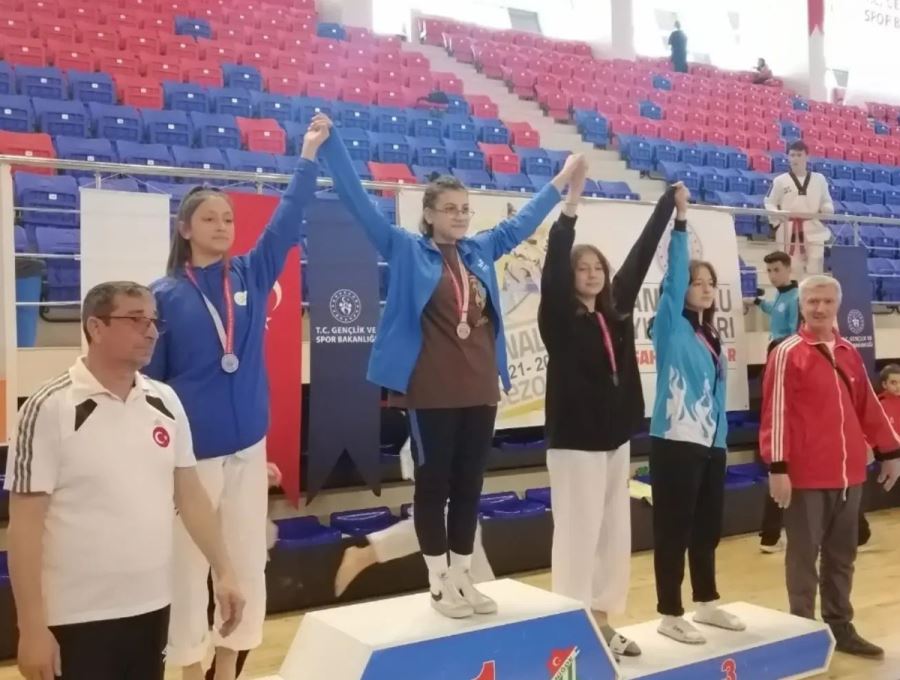 Taekwondo Takımı Kürsüdeki Yerini Aldı