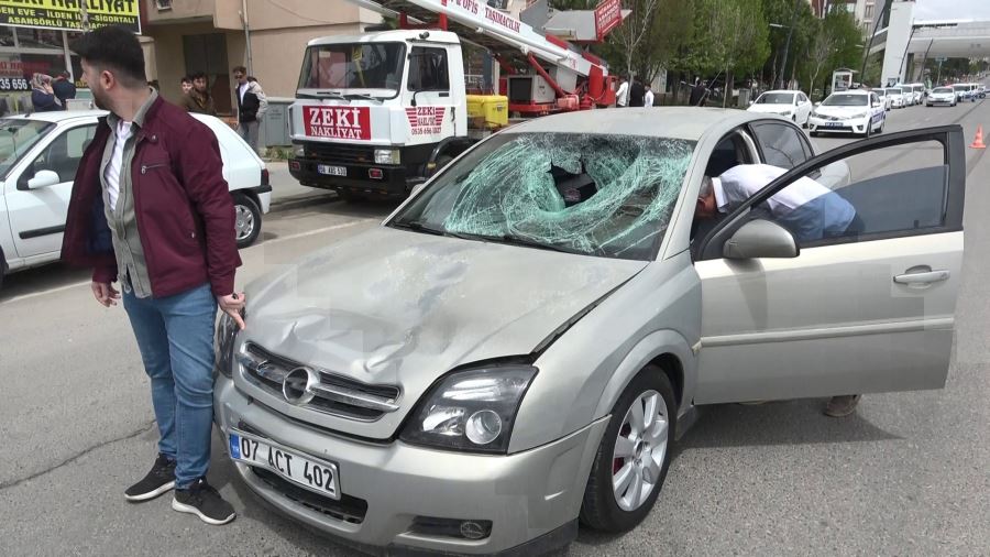 Otomobilin Çarptığı Çocuk Hayatını Kaybetti