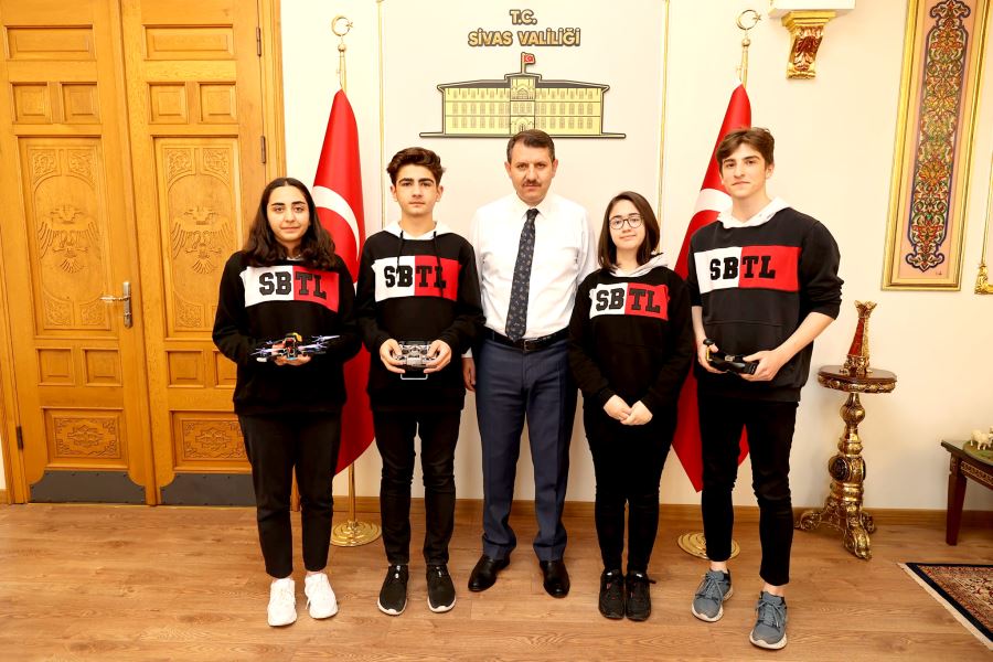 Öğrencilerden Ayhan