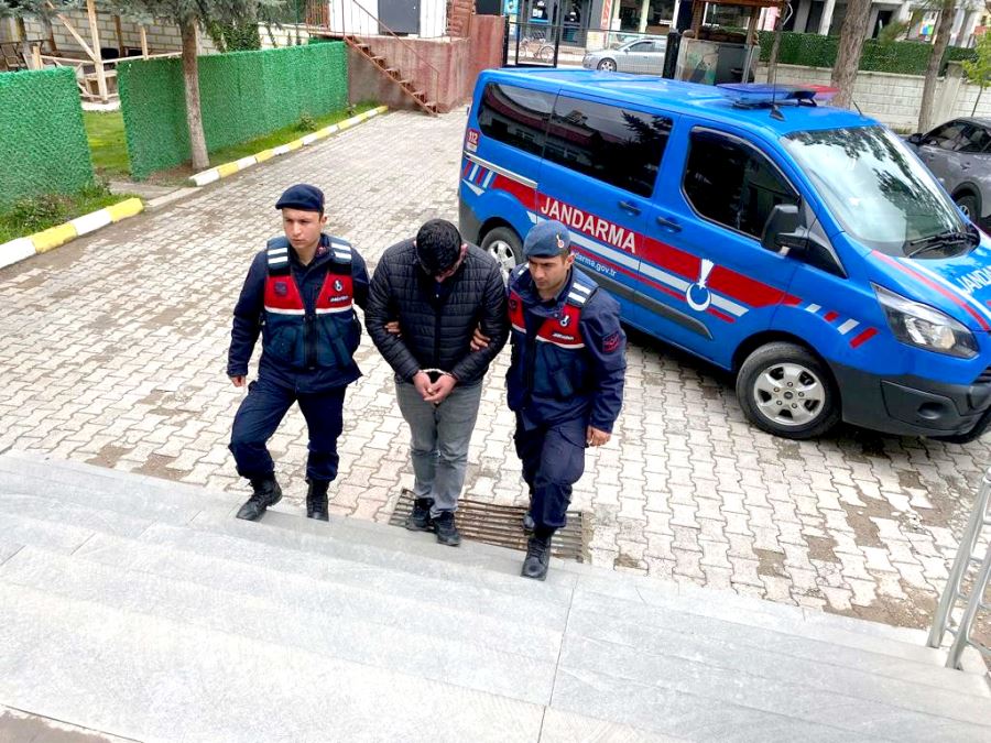 Yakayı Ele Verdiler