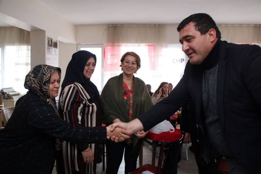 Karasu, Anneler Günü Programına Katıldı