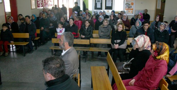 Velilere, İletişim Konferansı
