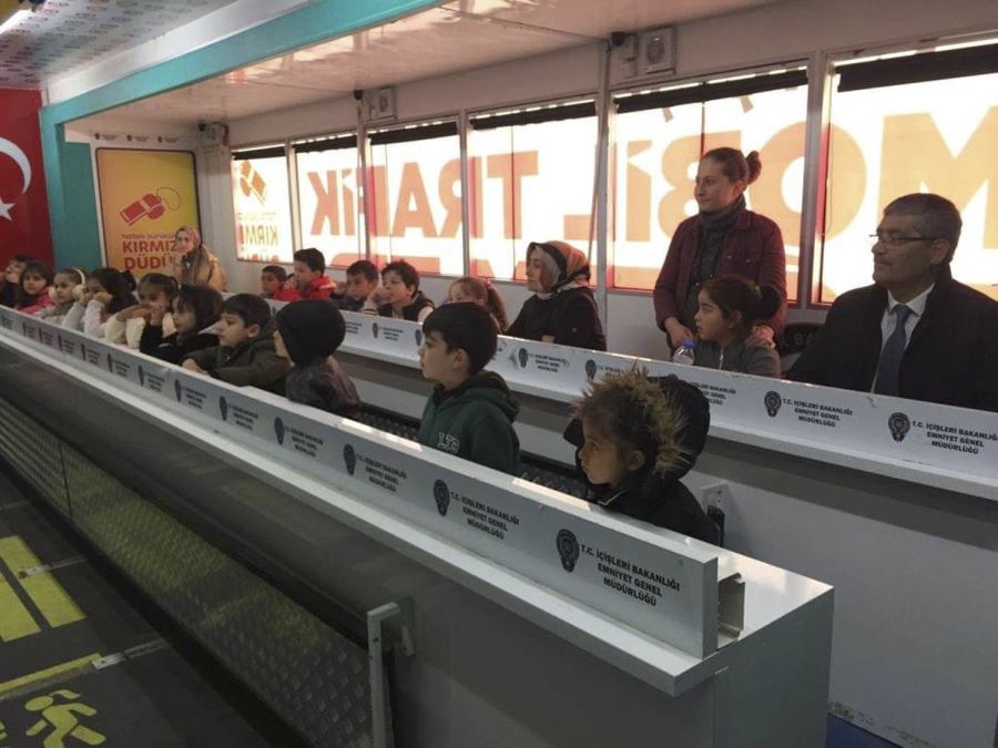 Suşehri'nde Minikler Eğlenerek Trafik Öğreniyor Projesi