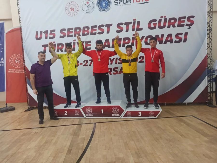 Güreşçiler 2 Altın Madalya Kazandı