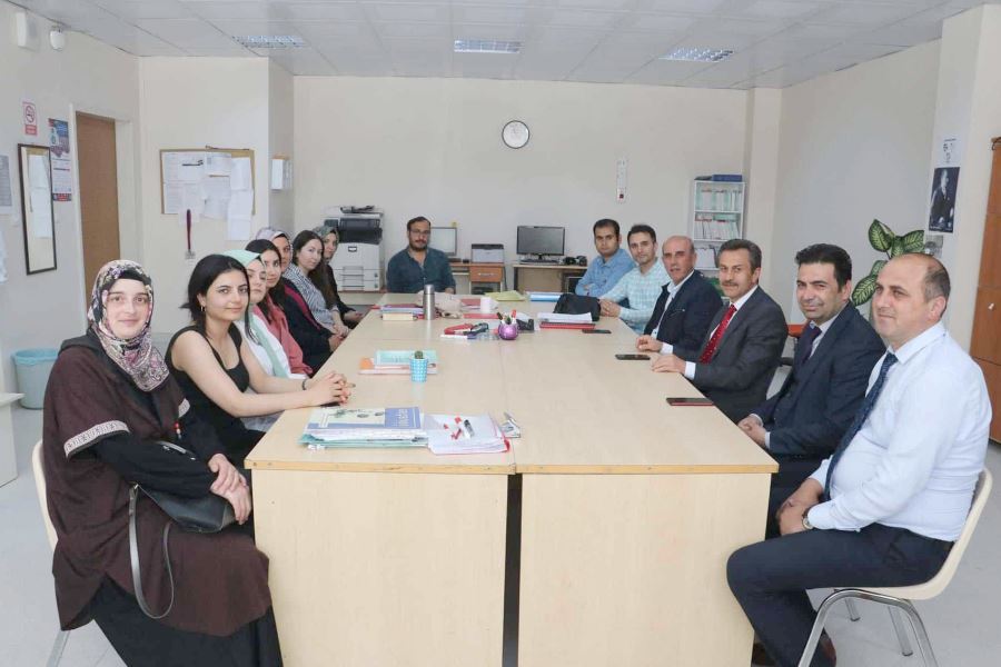 Donanımlı Nesiller Yetiştirmeliyiz