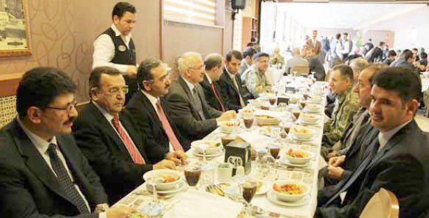 Kızılay´a Veda Yemeği