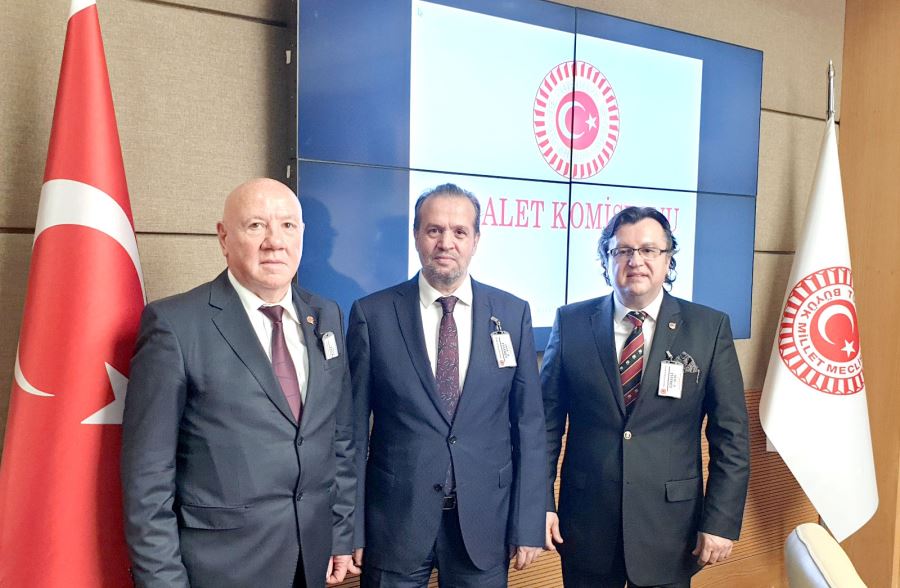 “BU YASA YAZILI BASINA KİLİT VURDURUR”