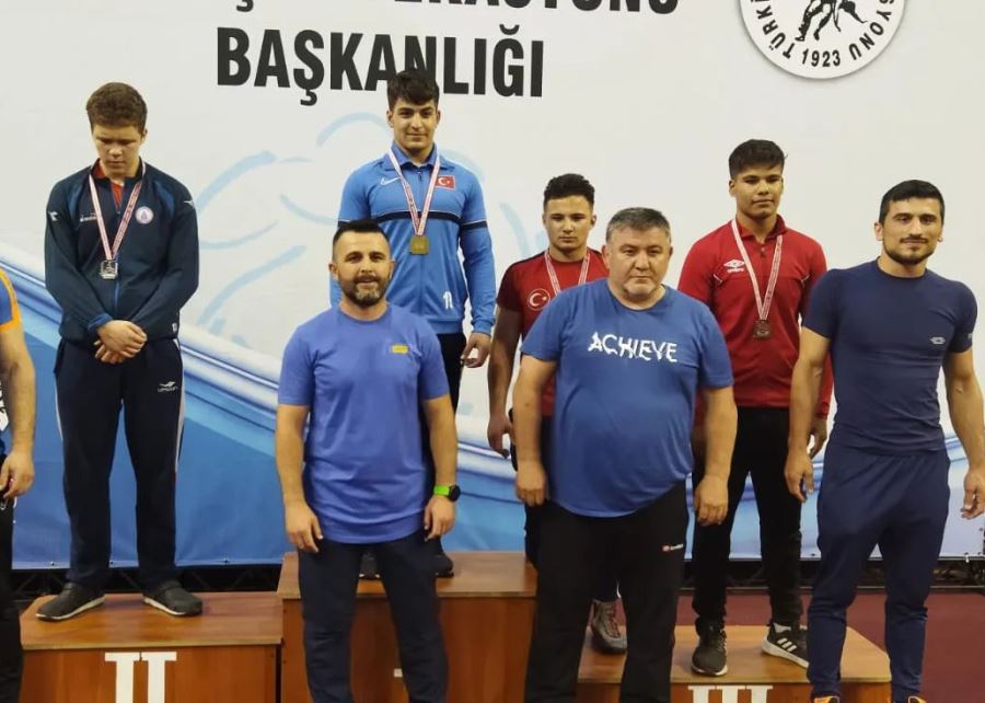 Güreşte Türkiye Üçüncüsü Oldu