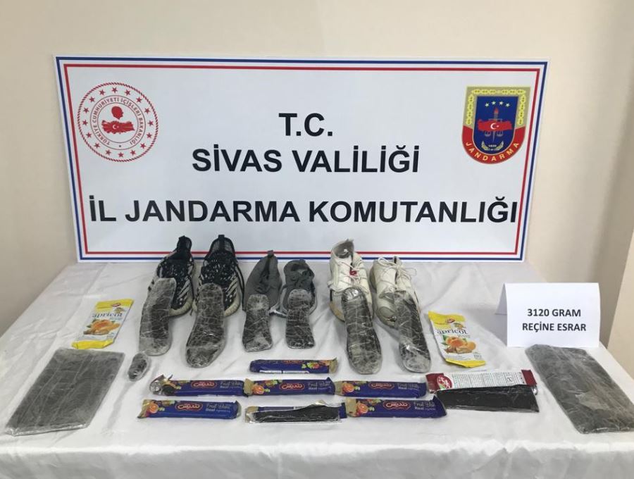 Ayakkabı Tabanından Uyuşturucu Çıktı --Video