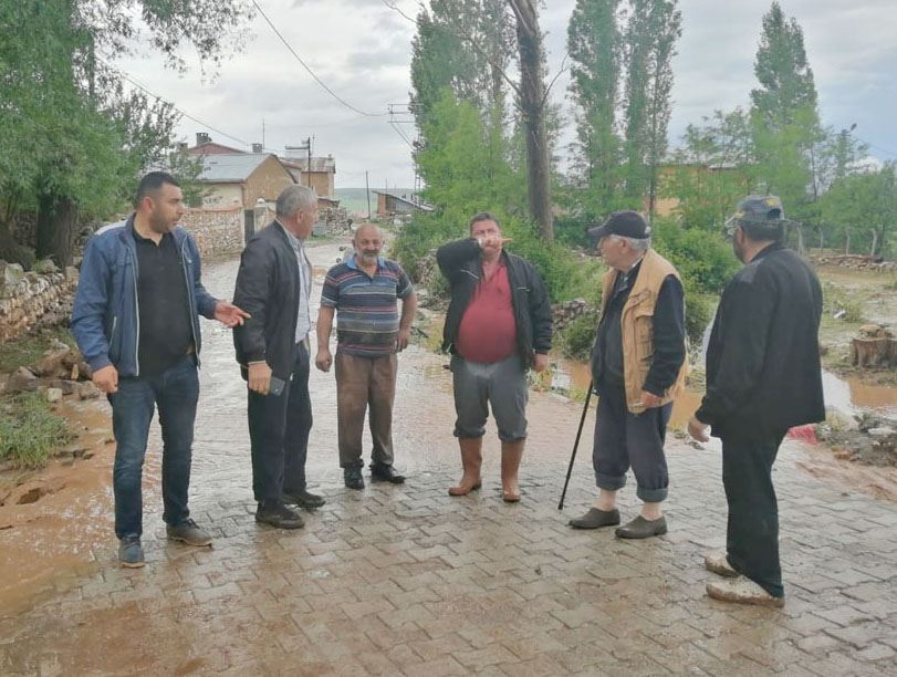 Sağanak Yağış Tarım Arazilerini Vurdu 