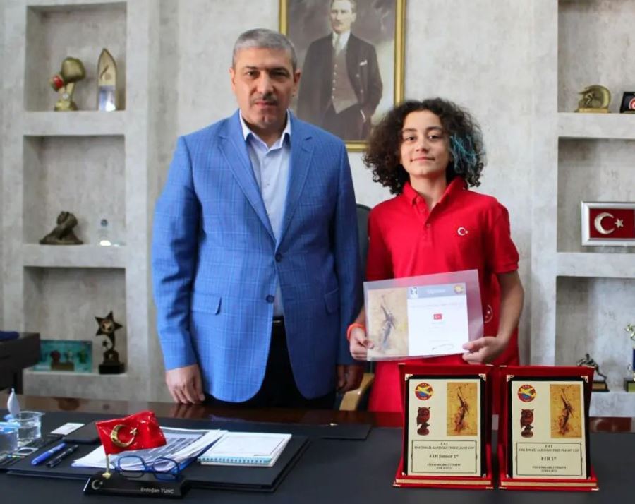 Şampiyon Sporcudan Tunç