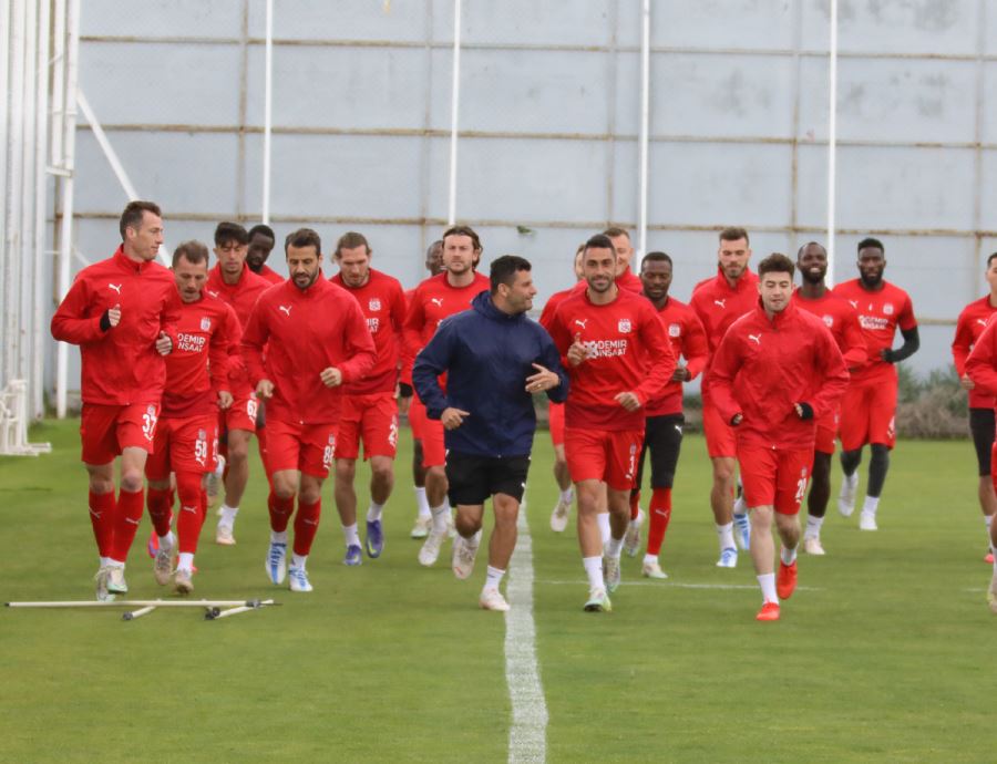 Sahaya İniyor