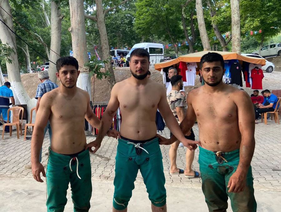 Sivaslı Pehlivanlar 4 Madalya Kazandı