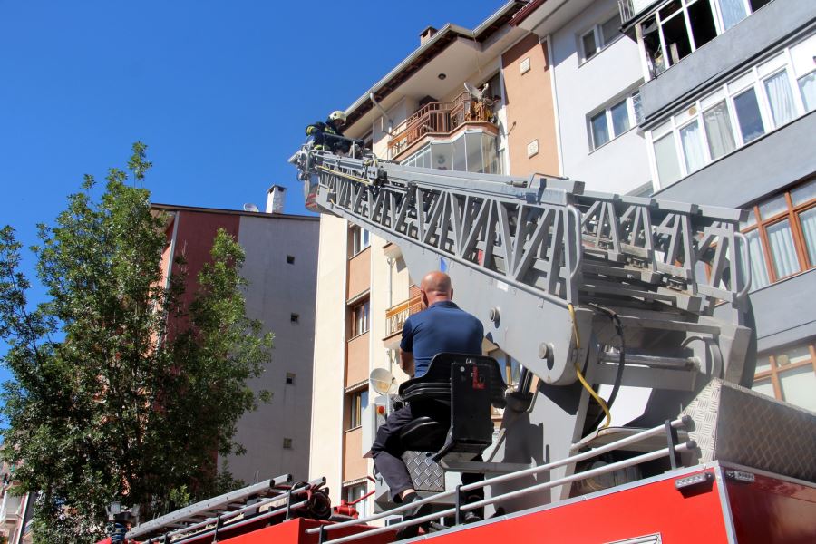 Apartmanda Çıkan Yangın Korkuttu