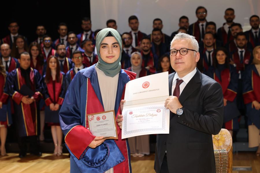 Hekim Andını Okuyarak Mezun Oldular