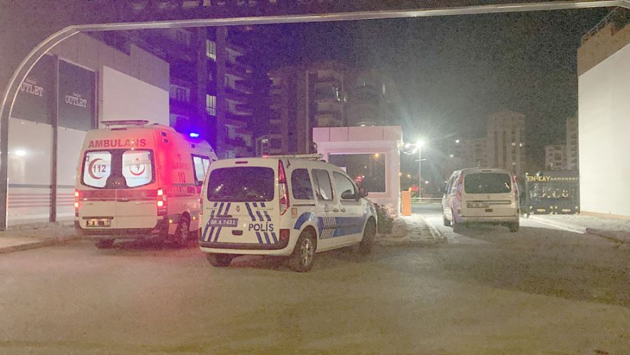 Sivas Vali Yardımcısı Akrabasını Vurdu