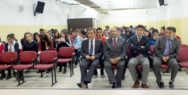 Kılıç, Öğrencilerin Sorularını Yanıtladı