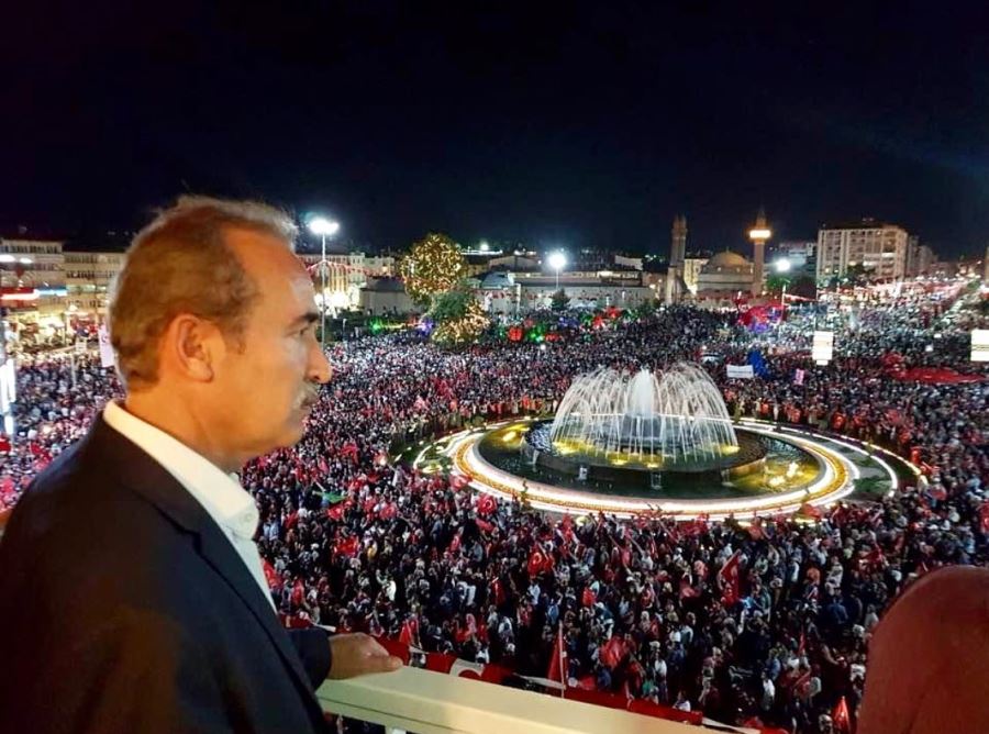 Millet, Dimdik Ayakta Durdu