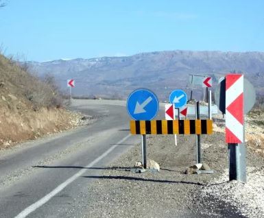 Ulaşım Tek Şeritten Sağlanıyor 