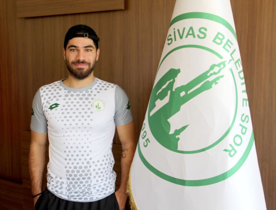 Furkan, 1 Yıl Daha Sivas Belediyespor