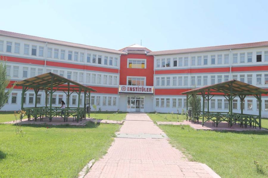 Sağlık Bilimler Enstitüsü 210 Öğrenci Alacak 