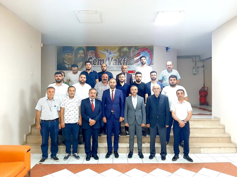 Bir Kilimin Desenleriyiz
