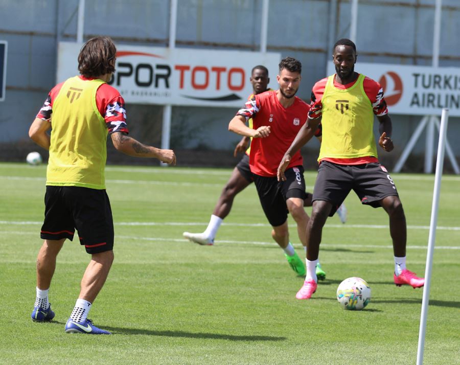 UEFA Maçına Sıkı Hazırlık -- Video
