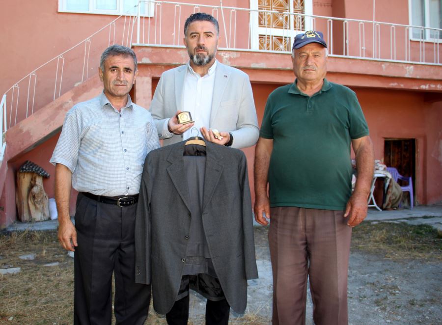 Şehit Gazetecinin Eşyaları Bağışlandı 