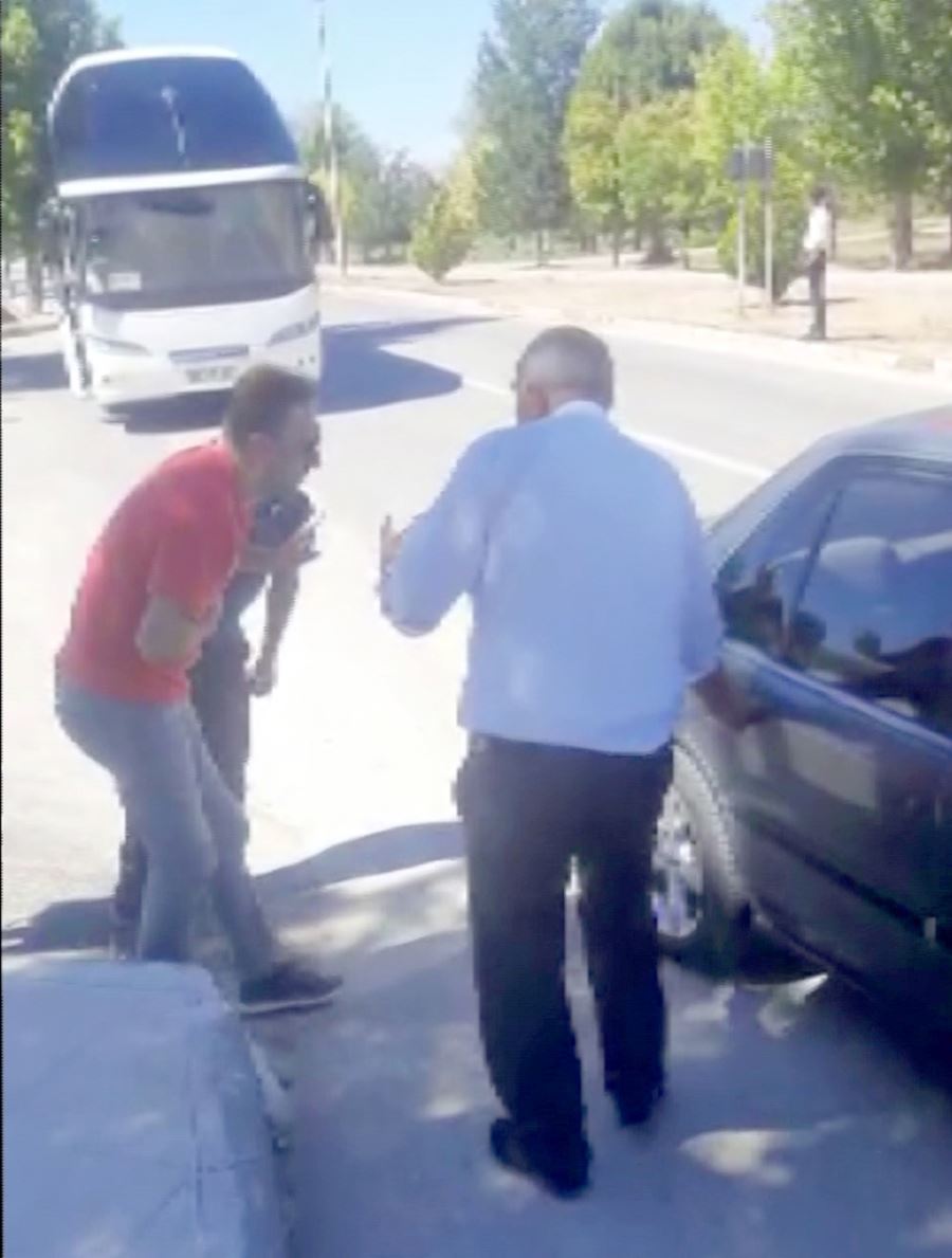 Kalp krizi geçiren vatandaş yolcu otobüsü ile hastaneye yetiştirildi
