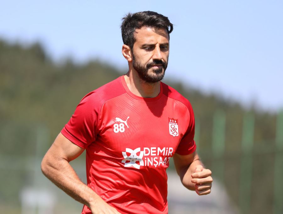 Caner Özür Diledi