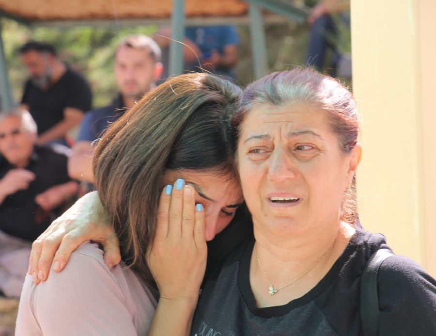 Sınava Geç Kalanlar Gözyaşlarına Boğuldu -- Video