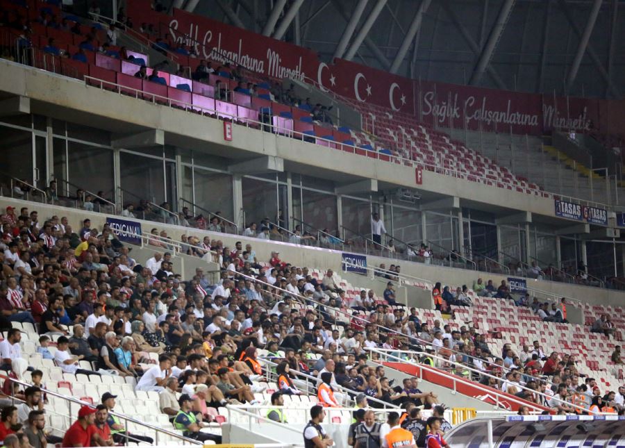 4 Maça 13 Bin 88 Taraftar Geldi
