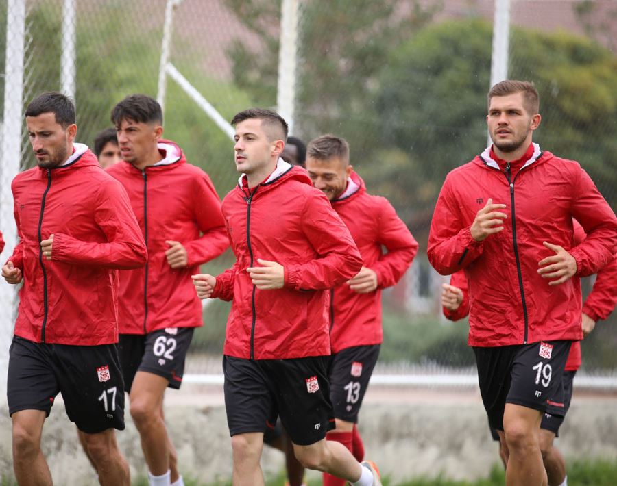 Yiğido Günü Çift İdmanla Tamamladı