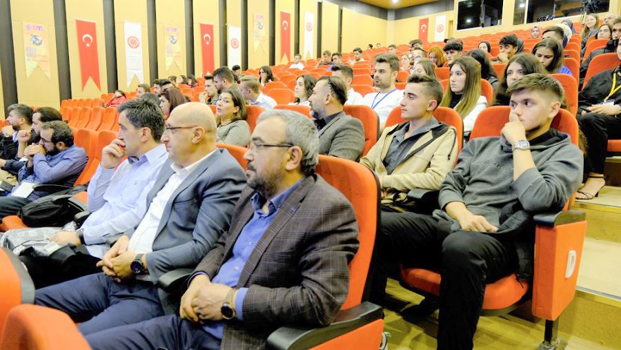 Firma Temsilcileri Katılımcıları Bilgilendirdi