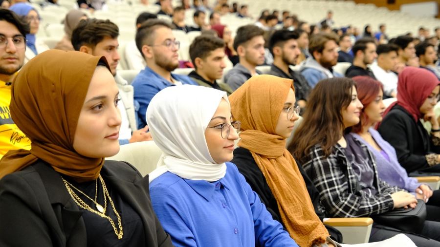  SCÜ Öğrencilerine Oryantasyon Eğitimi