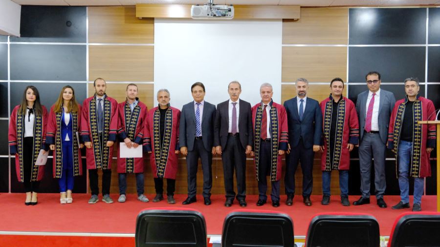  Rektör Yıldız Cübbeleri Giydirdi 