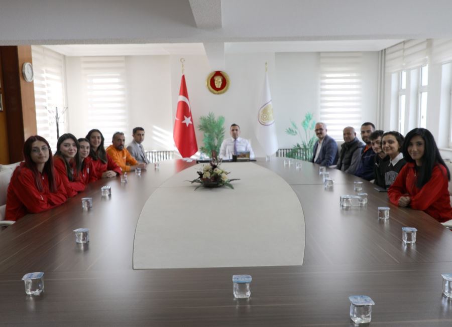 Sporcuların Taleplerini Dinledi