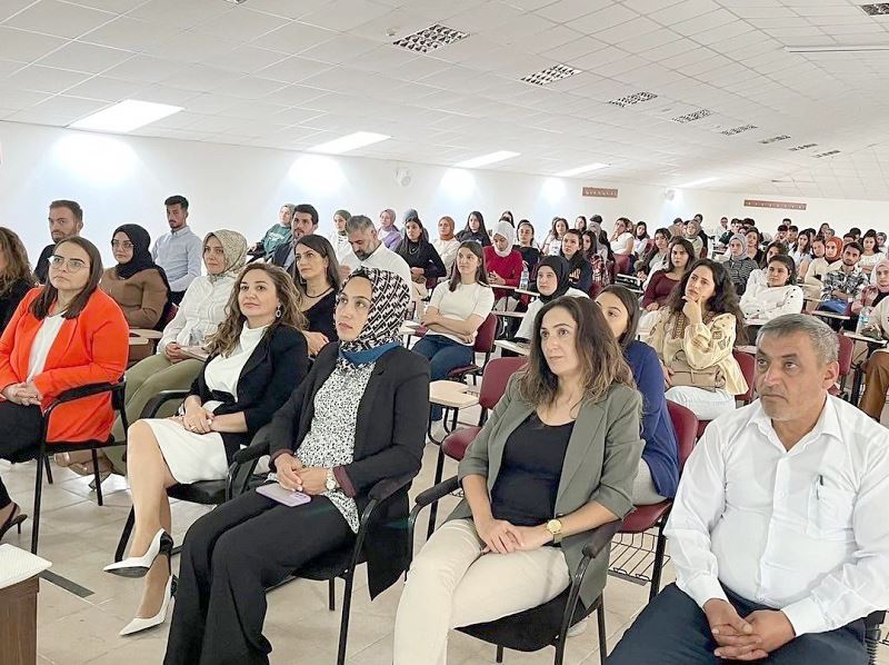Öğrenciler Mezunlarla Buluştu