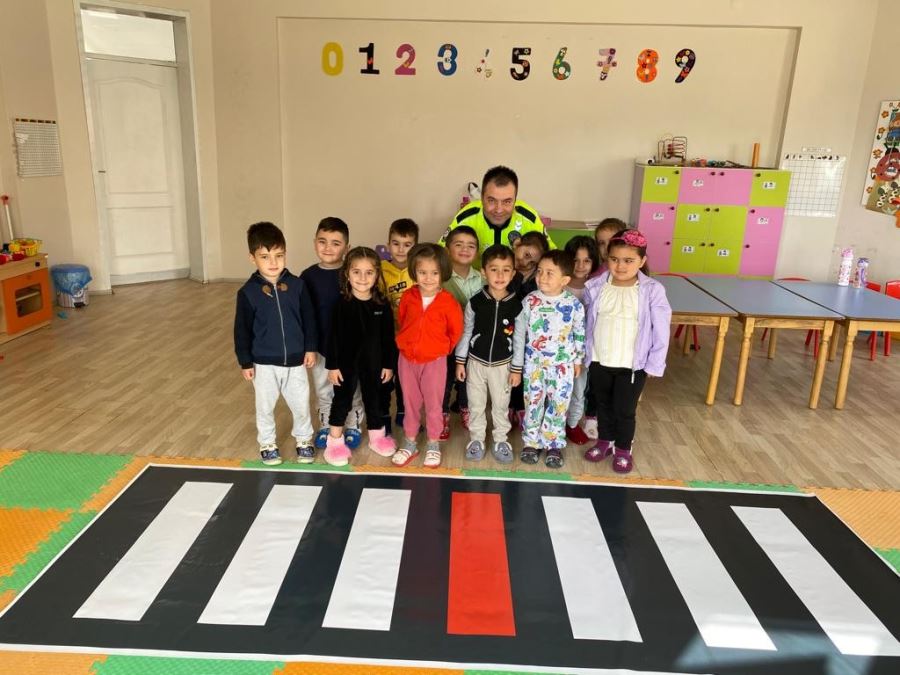 Öğrencilere Güvenli Yaya Eğitimi