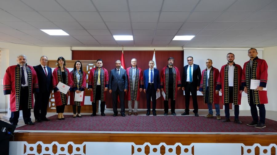 Cübbeleri, Rektör Yıldız Giydirdi