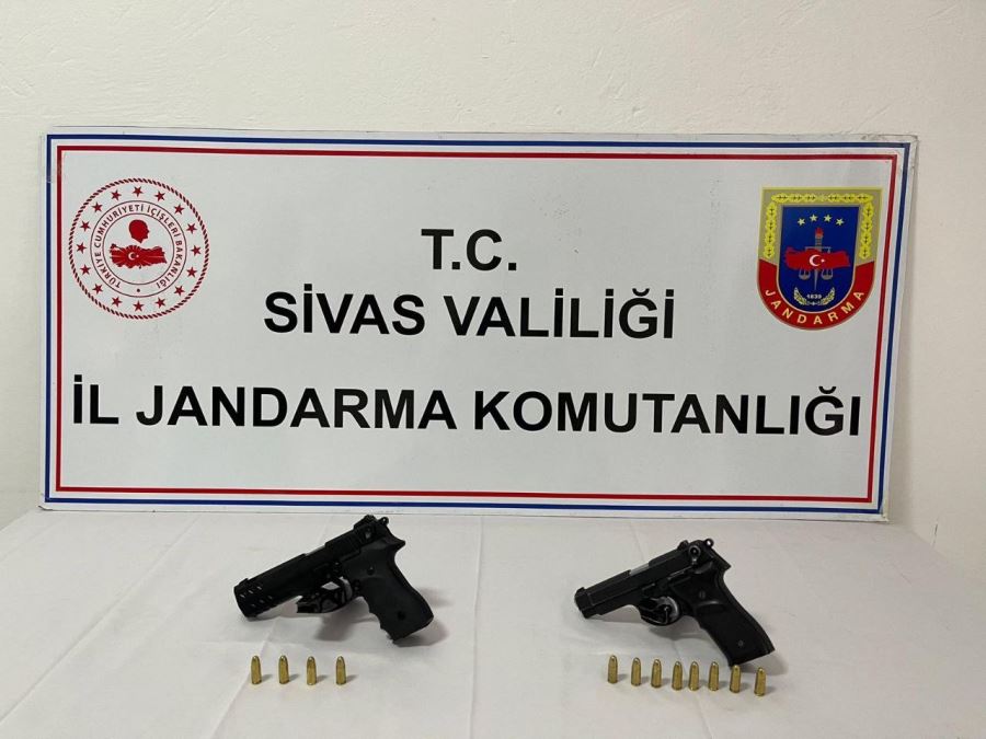 8 Adet Ruhsatsız Tabanca Ele Geçirildi