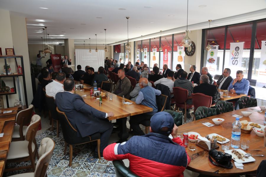 Biz Birilerine Çamur Atmıyoruz