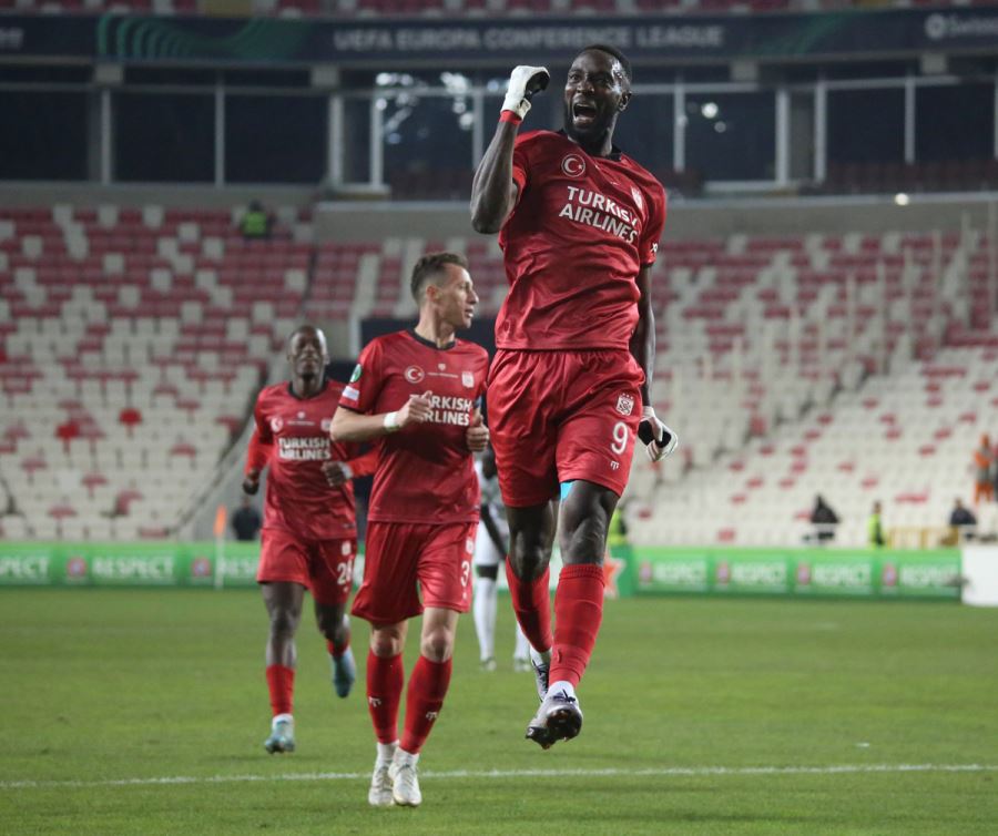 Gol Sayısını 4 Yaptı