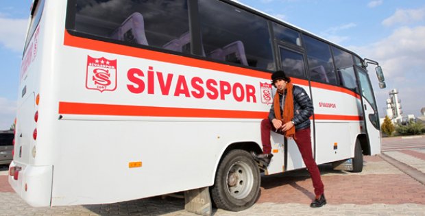 MUAVİNLİKTEN FUTBOLCULUĞA