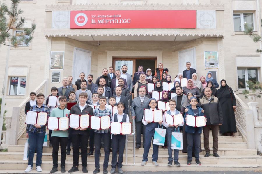  38 Öğrenciye Hafızlık Belgesi