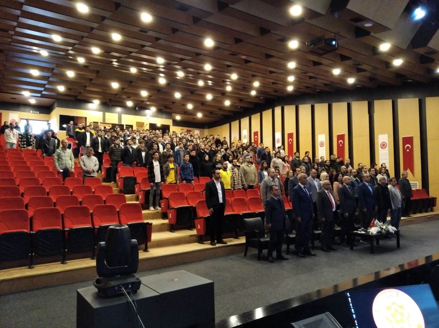 Deneyimlerini Öğrencilere Aktardı